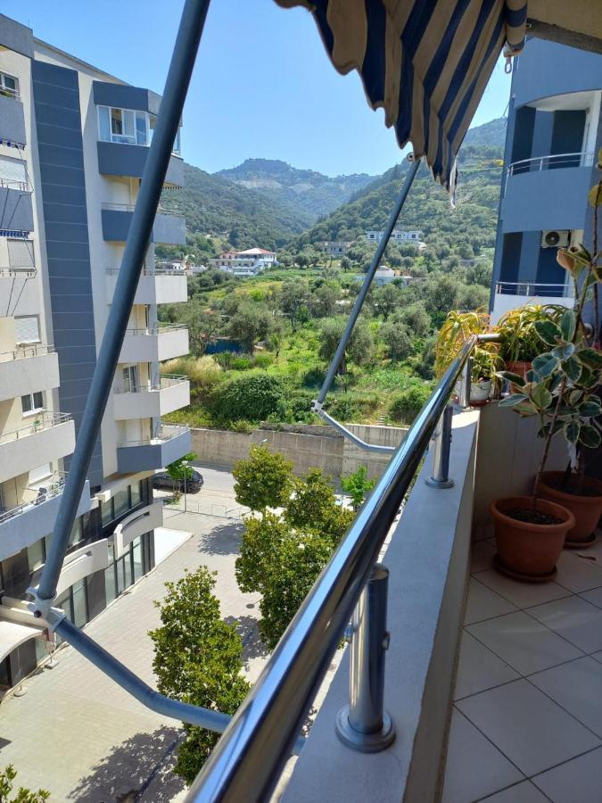Lungo Mare & Luxury Apartments Вльора Екстер'єр фото