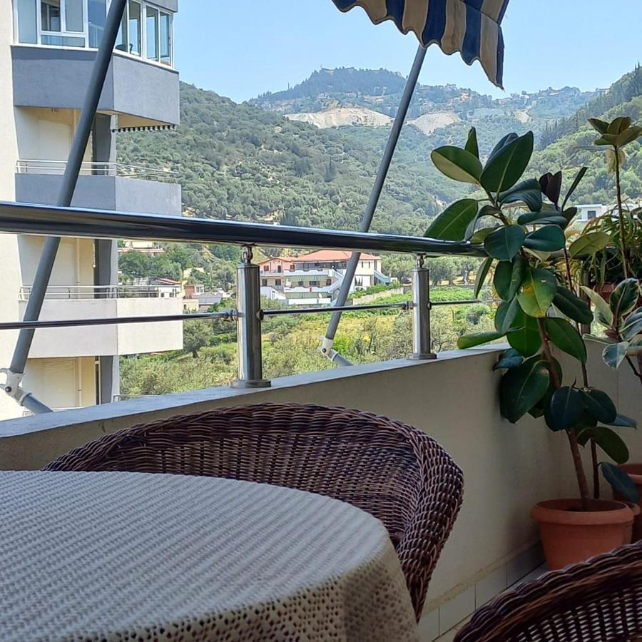 Lungo Mare & Luxury Apartments Вльора Екстер'єр фото