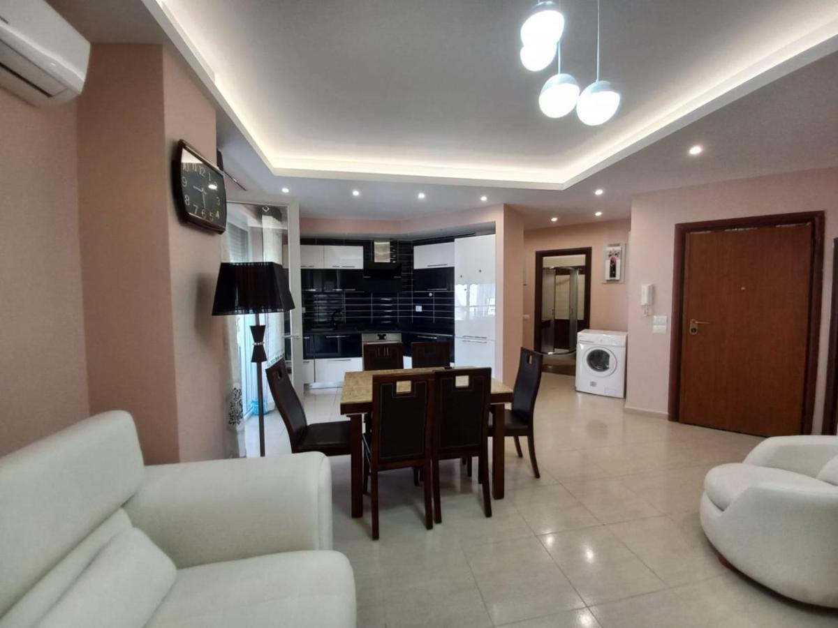 Lungo Mare & Luxury Apartments Вльора Екстер'єр фото