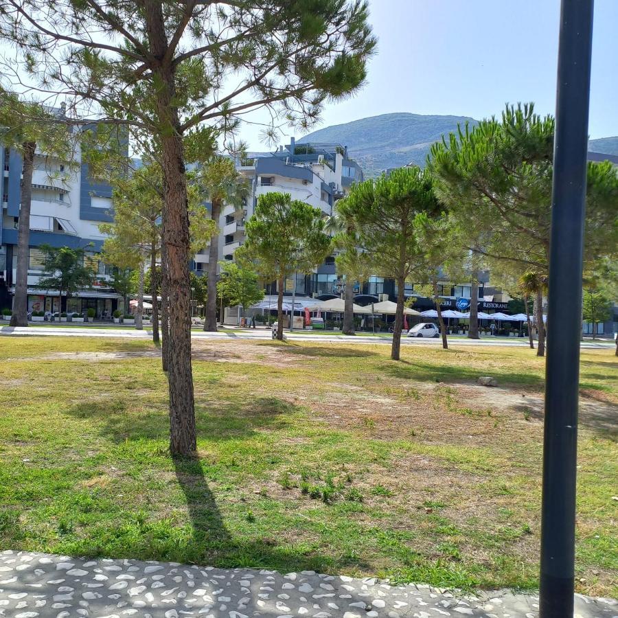 Lungo Mare & Luxury Apartments Вльора Екстер'єр фото