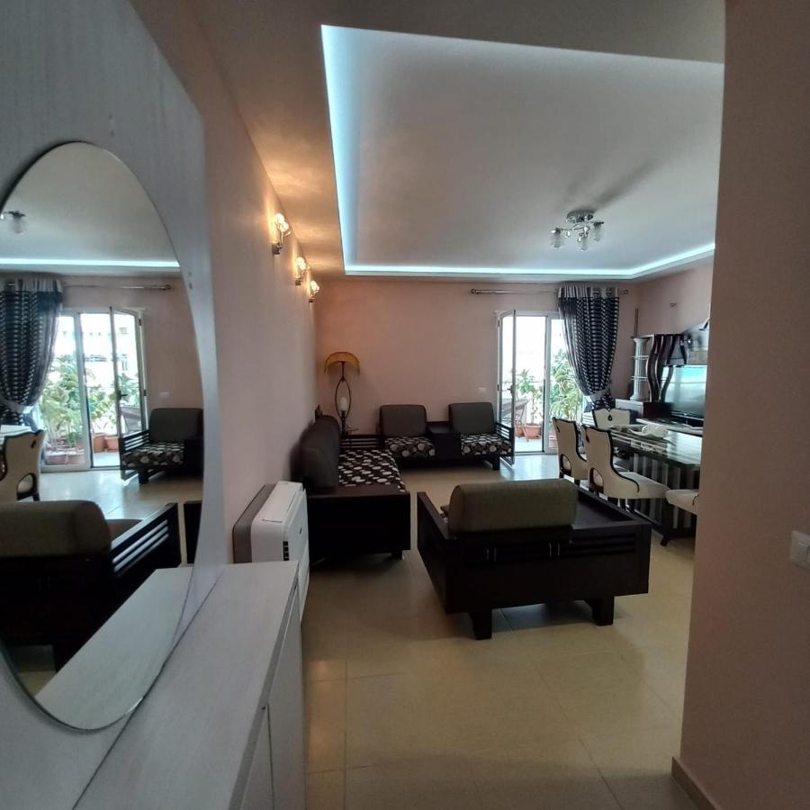 Lungo Mare & Luxury Apartments Вльора Екстер'єр фото