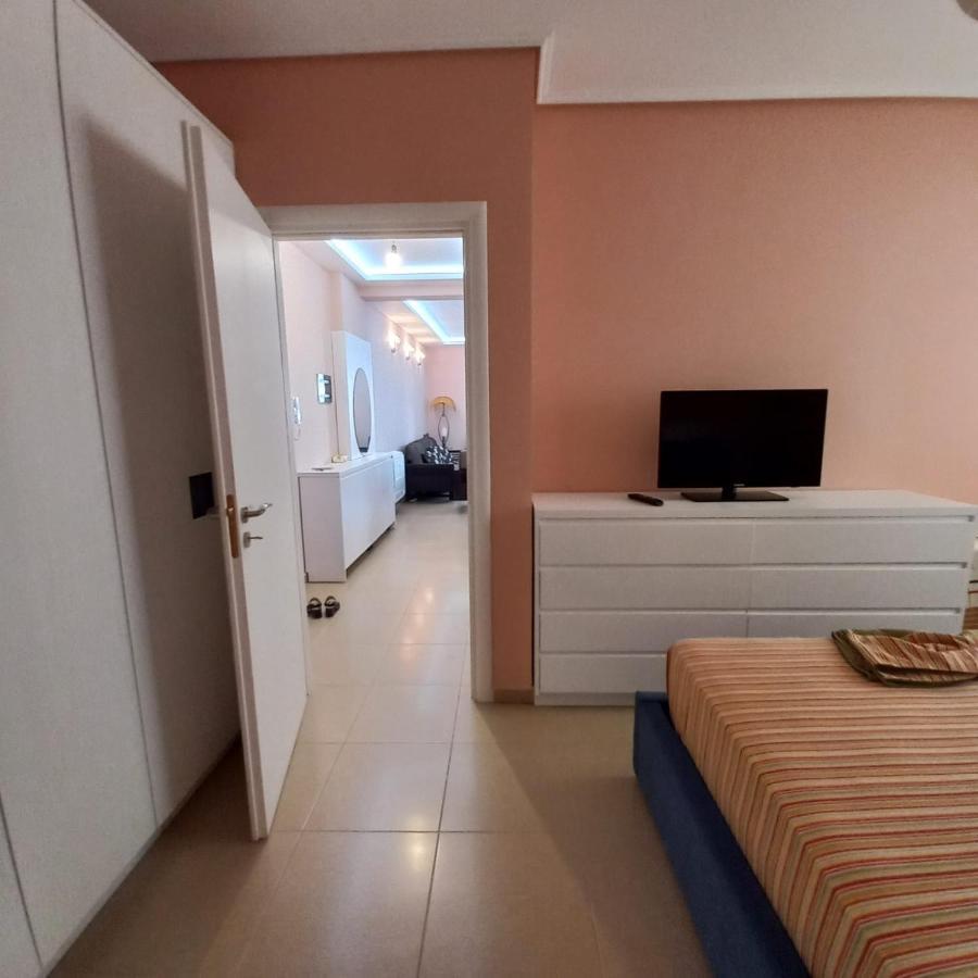 Lungo Mare & Luxury Apartments Вльора Екстер'єр фото